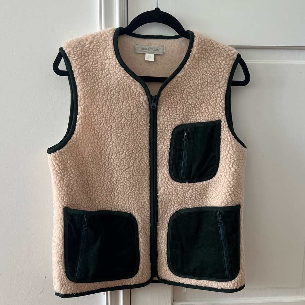 OUTERKNOWN “Windrift” Sherpa Vest